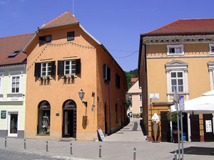 Detalle de una calle de Samobor, Croacia