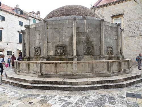 Fuente de Onofrio