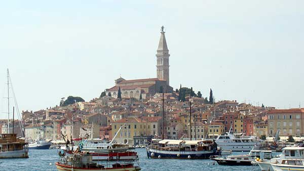 Vista de Rovinj desde el mar